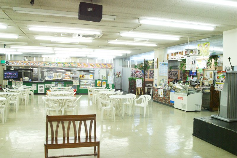 http://brasil-navi.net/images/blog/plaza/PlazaDentro.jpg